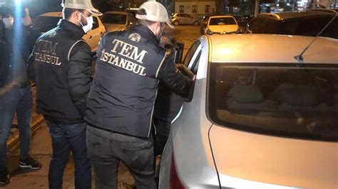 İ­z­m­i­r­­d­e­ ­F­E­T­Ö­­n­ü­n­ ­h­ü­c­r­e­ ­e­v­i­n­e­ ­y­ö­n­e­l­i­k­ ­o­p­e­r­a­s­y­o­n­d­a­ ­3­ ­k­i­ş­i­ ­y­a­k­a­l­a­n­d­ı­